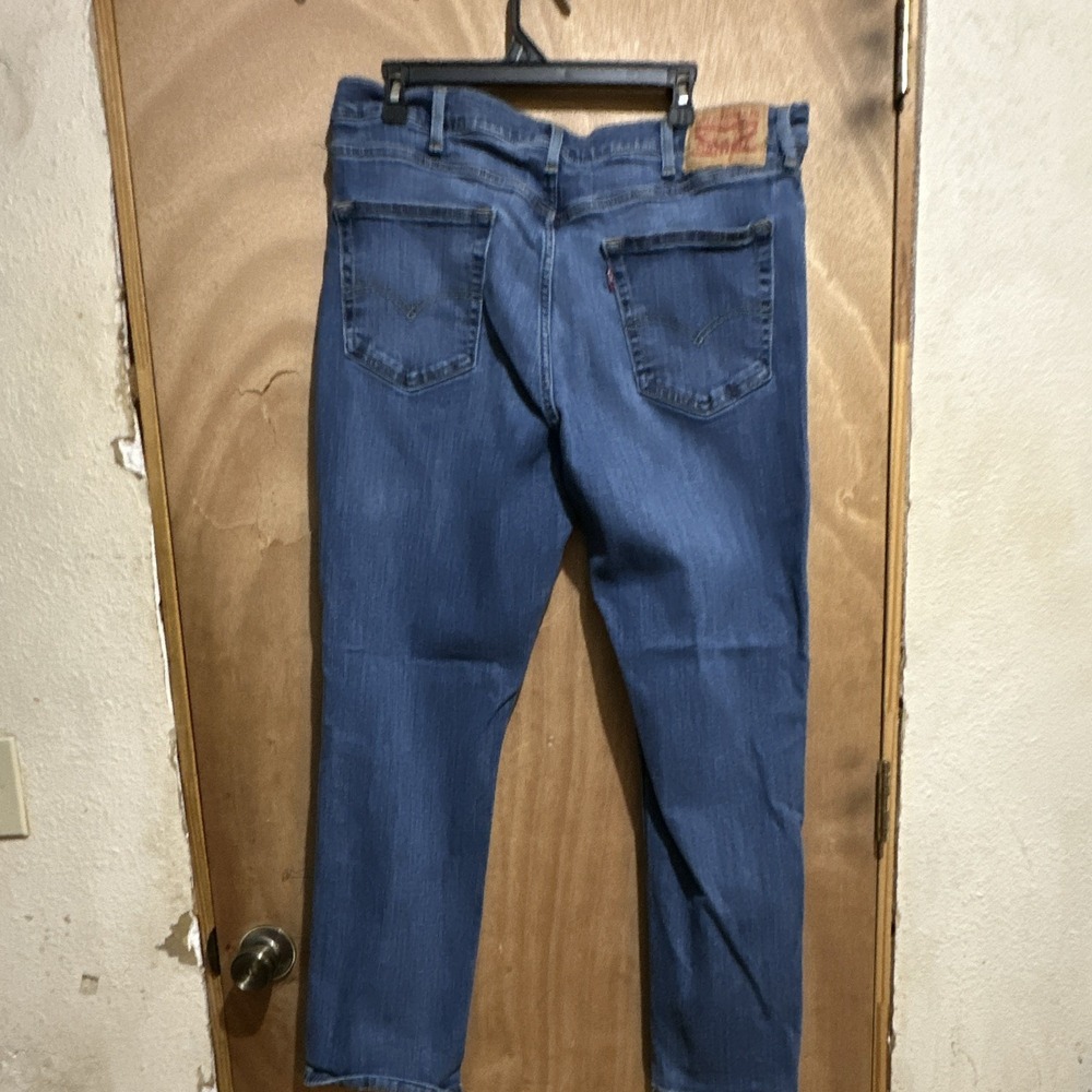 Levi's Men's Regular Fit Straight Blue Medium Wash Denim Jeans 5-Pocket Zip